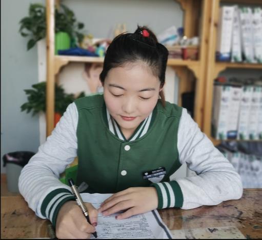 斯瑪特兒童美術(shù)教育加盟校區(qū)教師楊彩娟